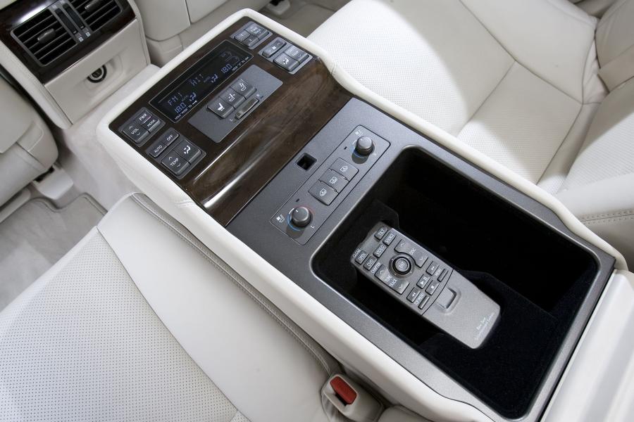  Lexus LS600h L 2007 года  (фото 35 из 224)